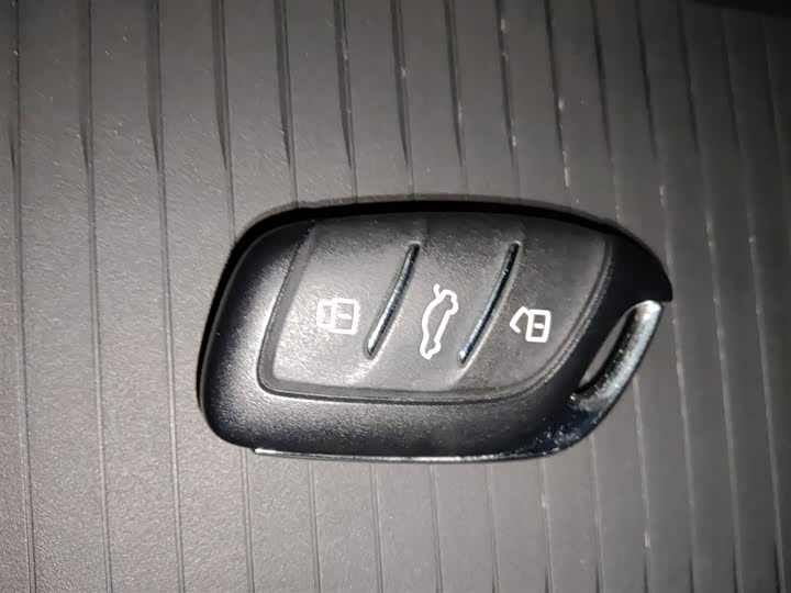 Фото 9 - MG Motor 4 EV