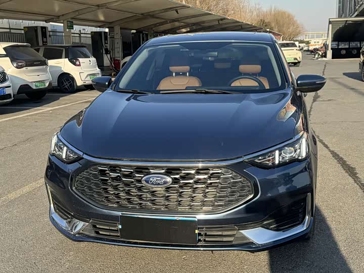 Фото 2 - Ford Escort