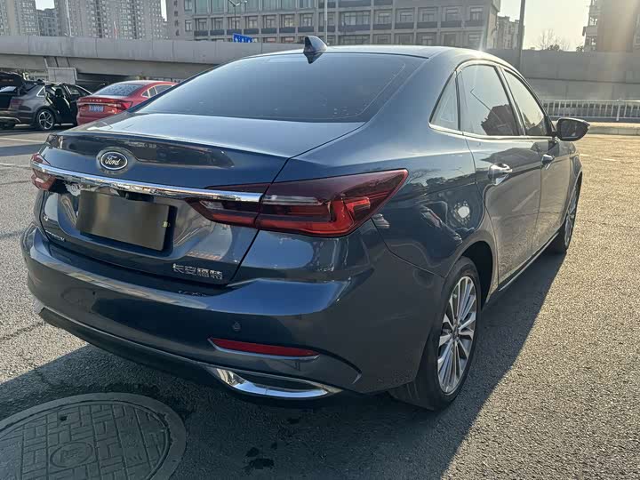 Фото 6 - Ford Escort