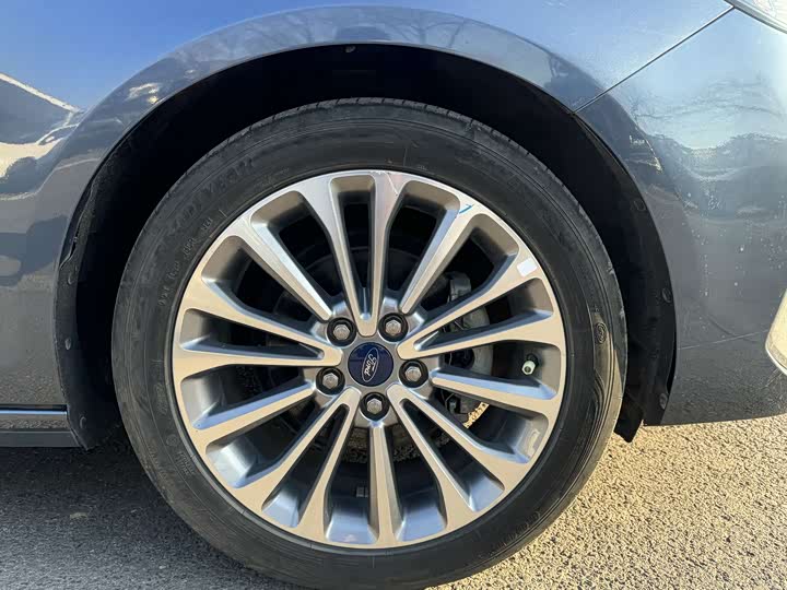 Фото 9 - Ford Escort