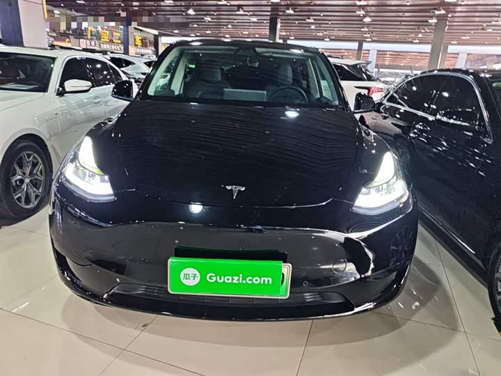 Фото 3 - Tesla Model Y