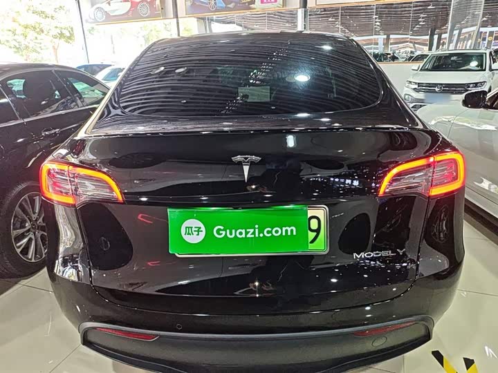 Фото 6 - Tesla Model Y