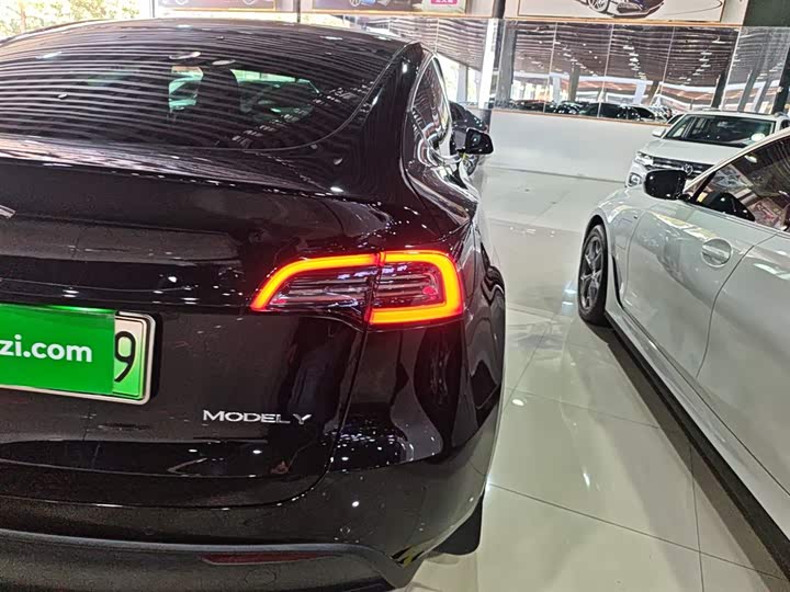 Фото 8 - Tesla Model Y