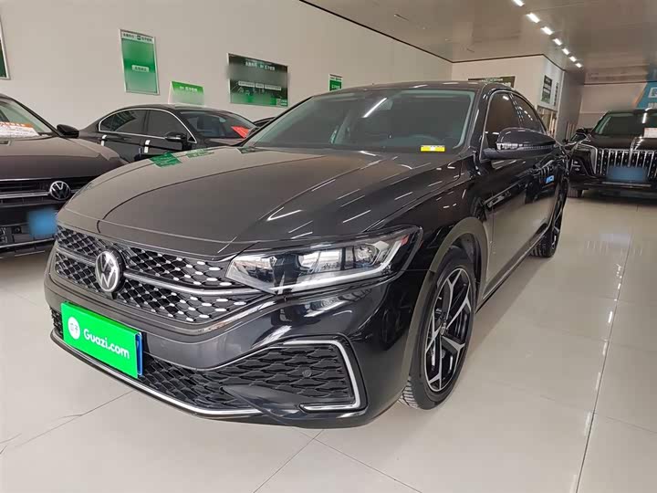 Фото 1 - Volkswagen Passat