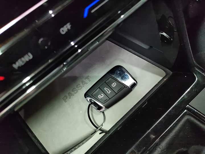 Фото 9 - Volkswagen Passat