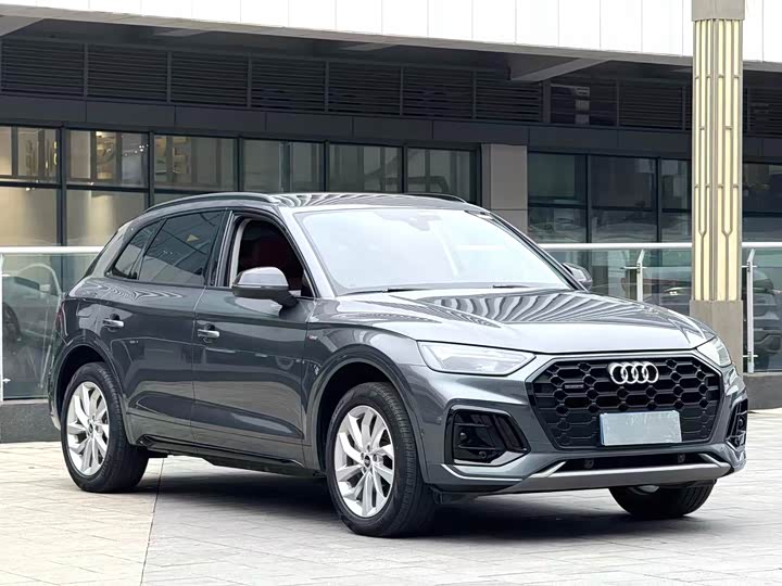 Фото 2 - Audi Q5L