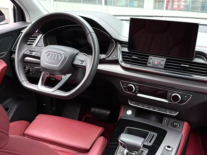 Фото 6 - Audi Q5L