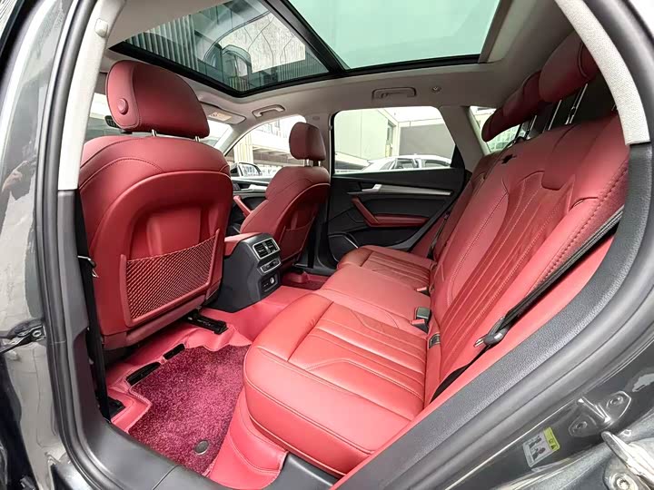 Фото 7 - Audi Q5L