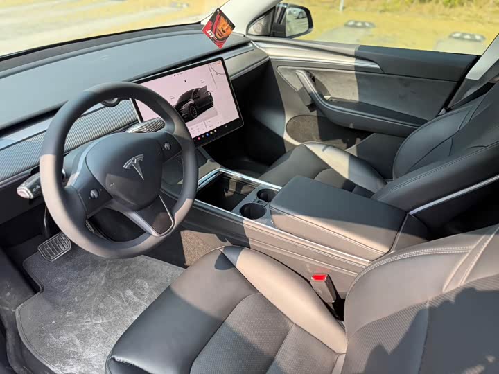 Фото 4 - Tesla Model Y