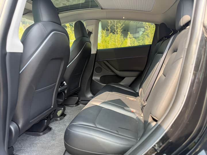 Фото 8 - Tesla Model Y