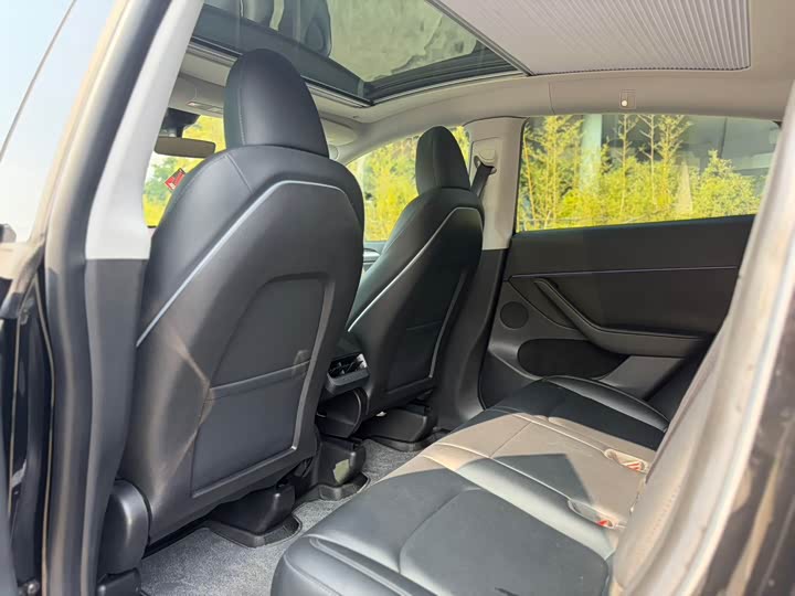 Фото 9 - Tesla Model Y