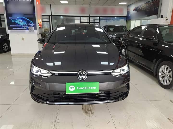 Фото 3 - Volkswagen Golf