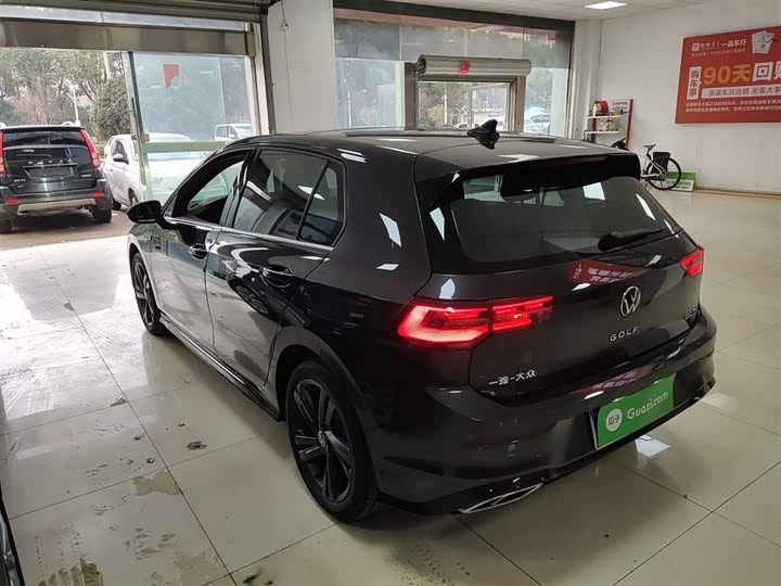 Фото 5 - Volkswagen Golf