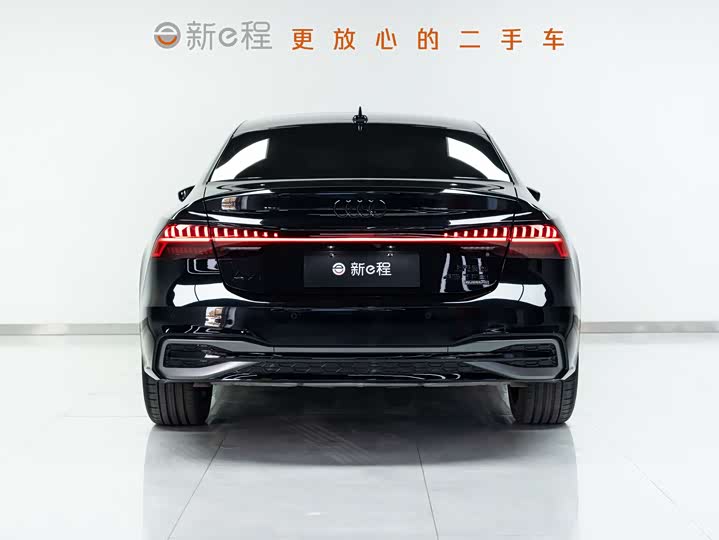 Фото 5 - Audi A7L