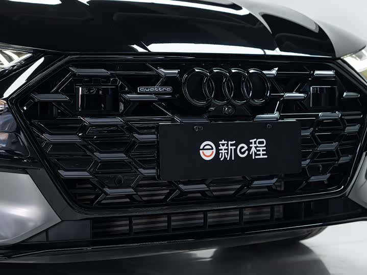 Фото 8 - Audi A7L