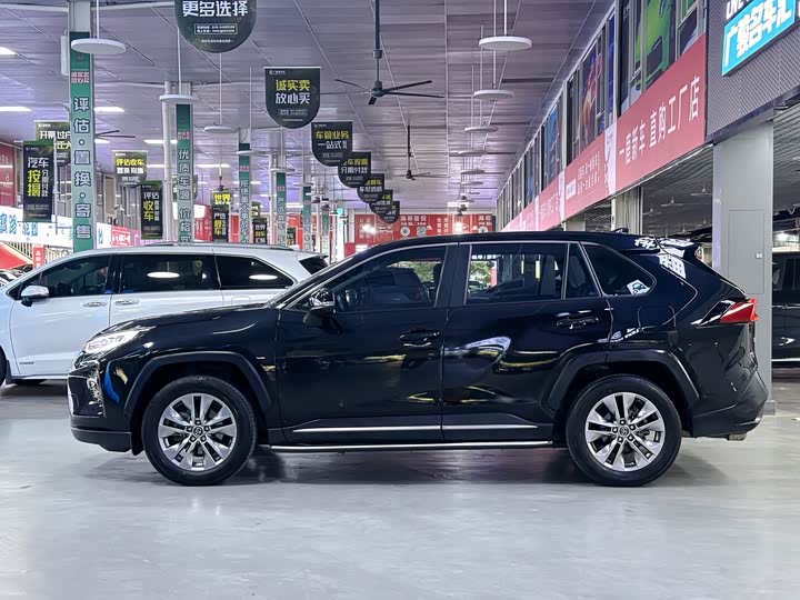 Фото 3 - Toyota Wildlander