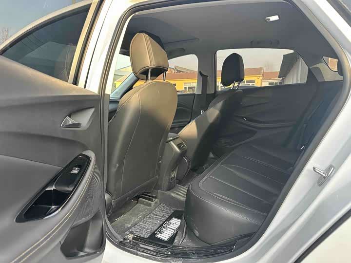 Фото 9 - Buick Verano