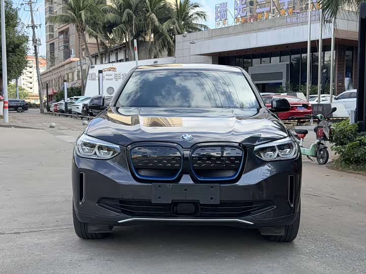 Фото 2 - BMW iX3