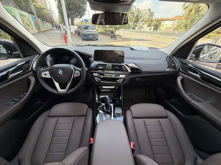 Фото 3 - BMW iX3