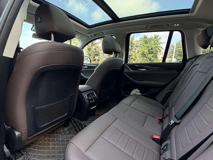 Фото 4 - BMW iX3