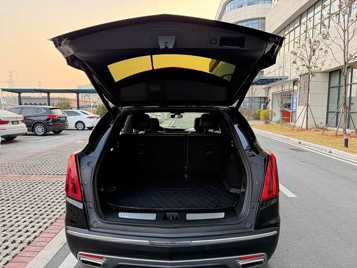 Фото 4 - Cadillac XT5