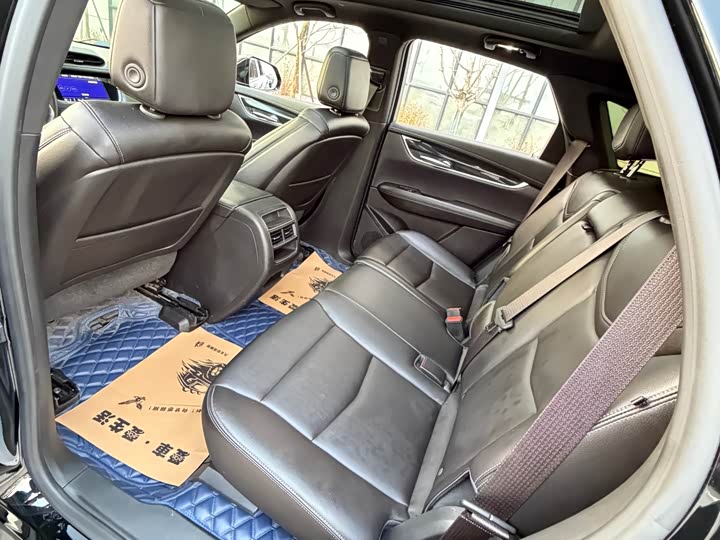 Фото 5 - Cadillac XT5