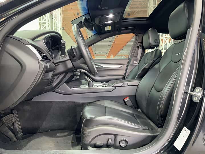 Фото 8 - Cadillac CT5