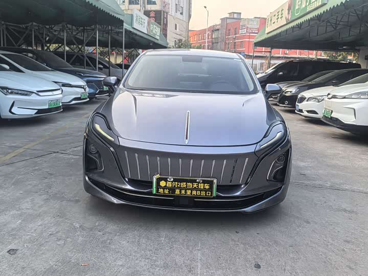 Фото 2 - Hongqi E-QM5