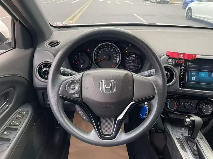 Фото 8 - Honda Vezel