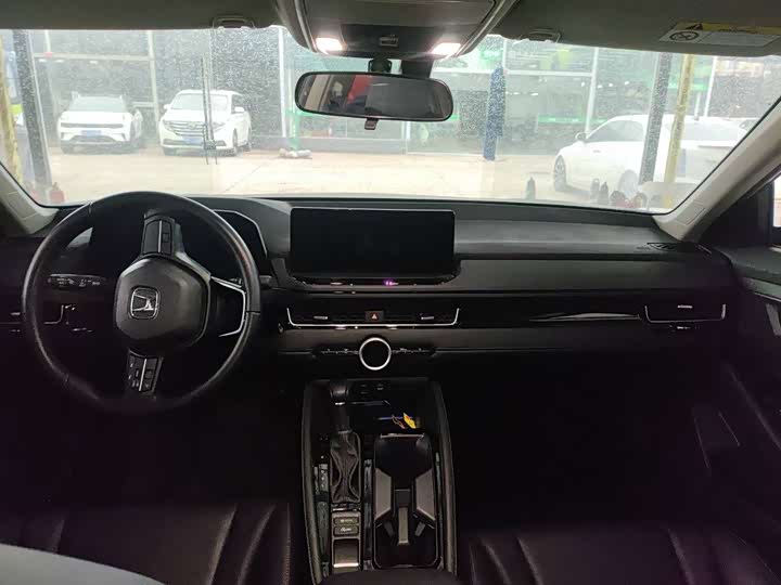 Фото 5 - Honda Inspire