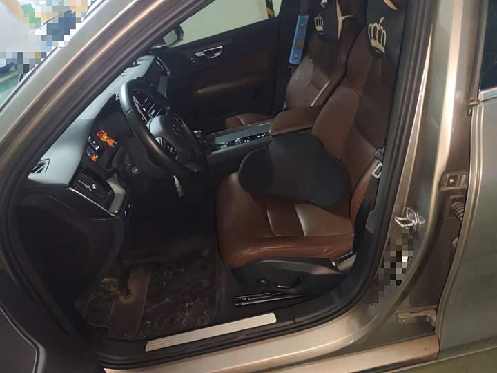 Фото 8 - Volvo S60