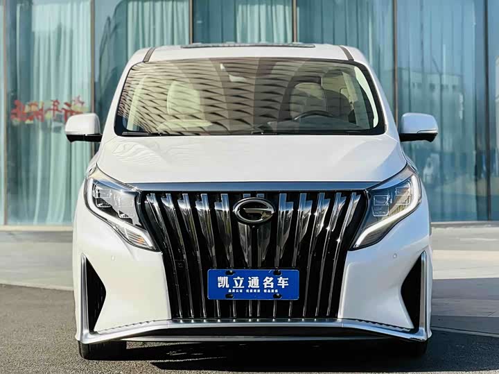 Фото 2 - GAC Trumpchi M8