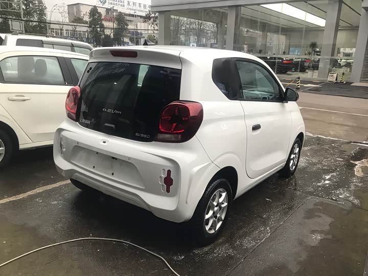 Фото 3 - Roewe Clever