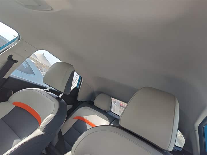 Фото 8 - MG Motor 4 EV