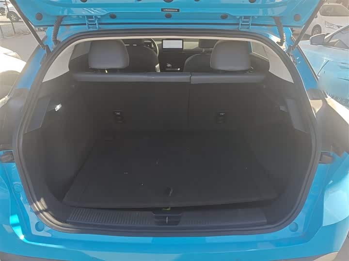 Фото 9 - MG Motor 4 EV