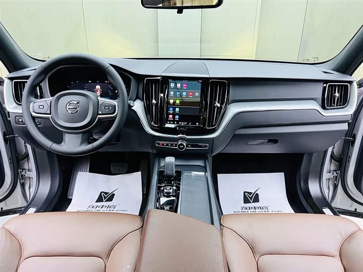 Фото 9 - Volvo XC60