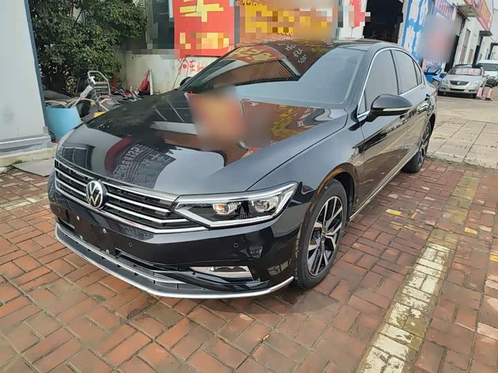 Фото 2 - Volkswagen Magotan