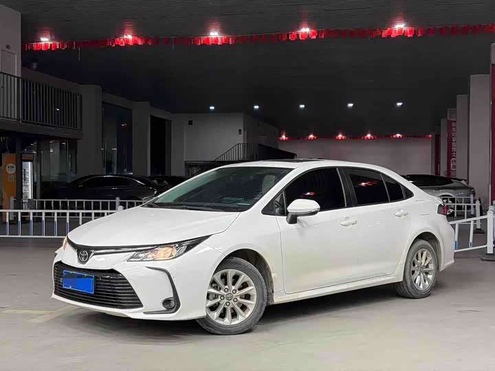 Фото 1 - Toyota Corolla