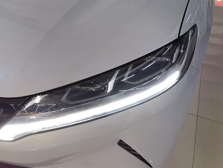 Фото 5 - BYD Yuan Up