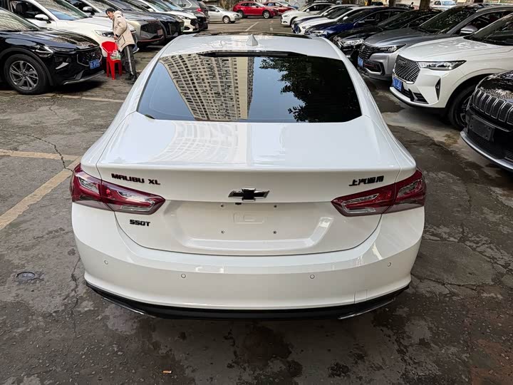 Фото 4 - Chevrolet Malibu XL