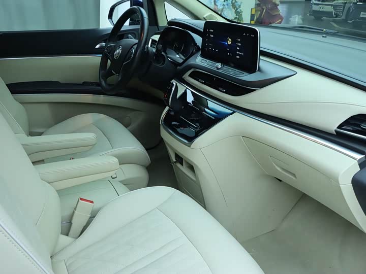 Фото 9 - Buick GL8 ES