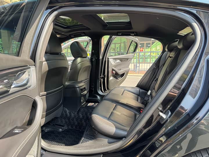 Фото 9 - Cadillac CT5