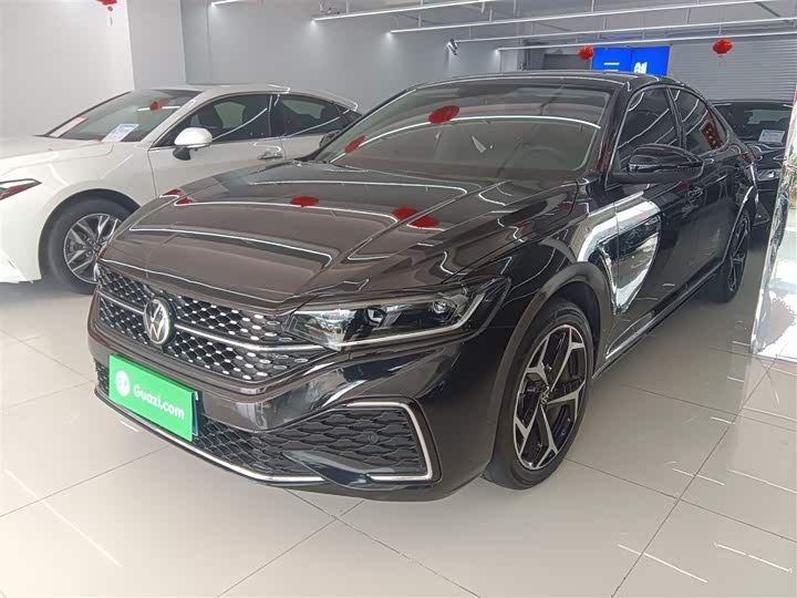 Фото 2 - Volkswagen Passat