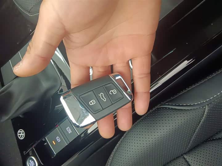 Фото 9 - Volkswagen Passat