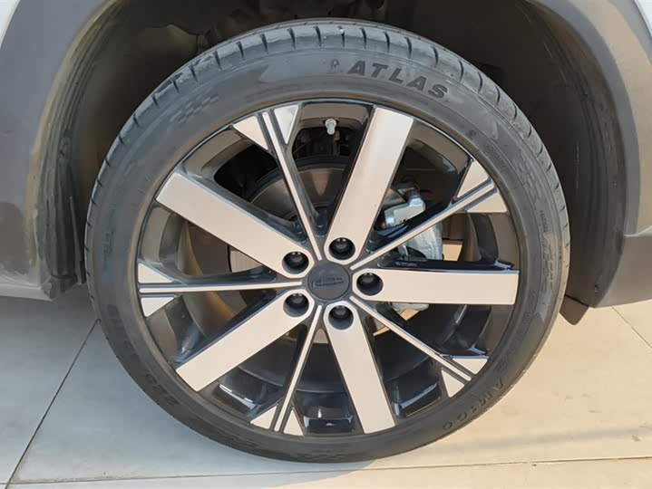 Фото 6 - Geely Icon