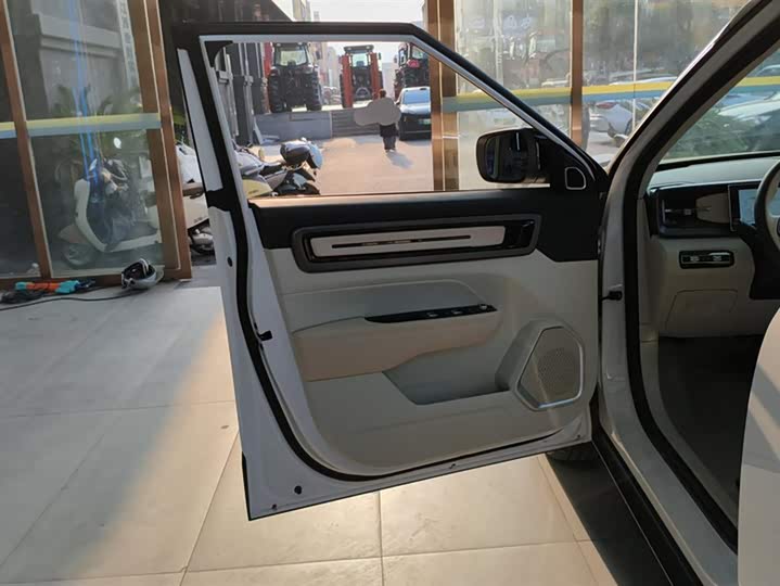 Фото 7 - Geely Icon