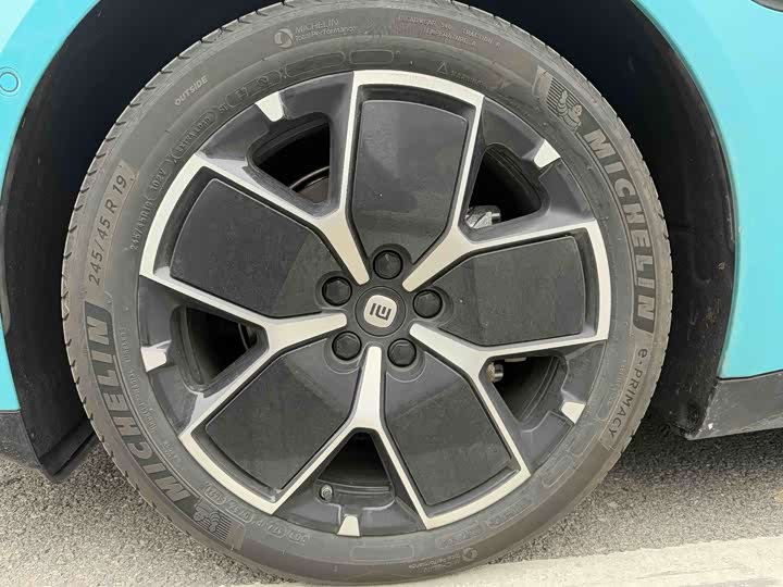 Фото 2 - Xiaomi SU7