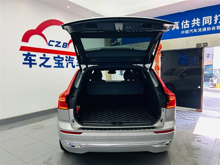 Фото 9 - Volvo XC60