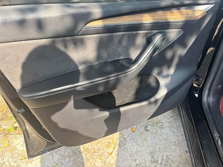 Фото 4 - Tesla Model Y