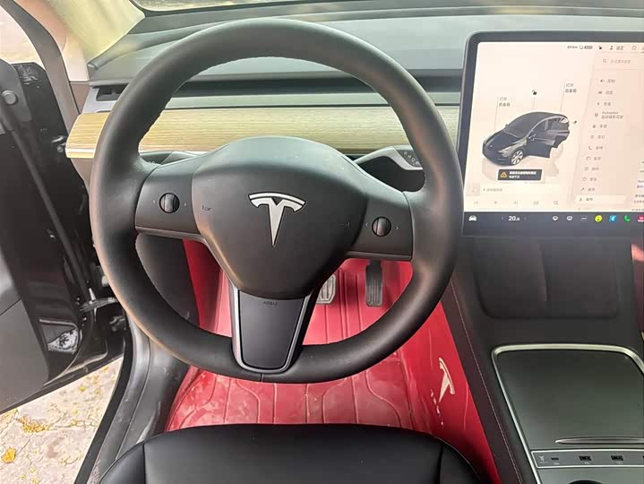 Фото 6 - Tesla Model Y